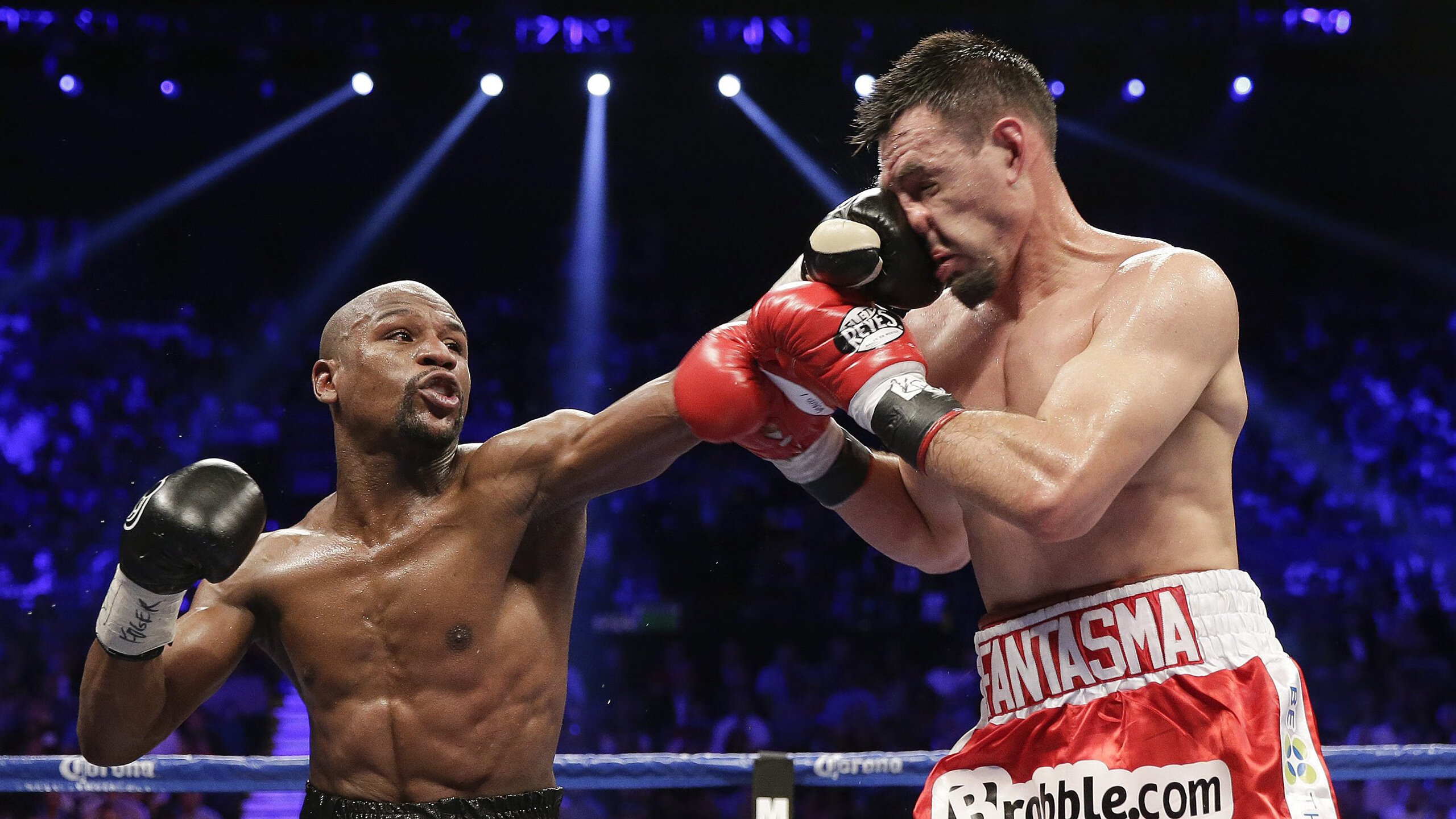 传奇谢幕，足球巨星李明荣耀退役仪式感动全场