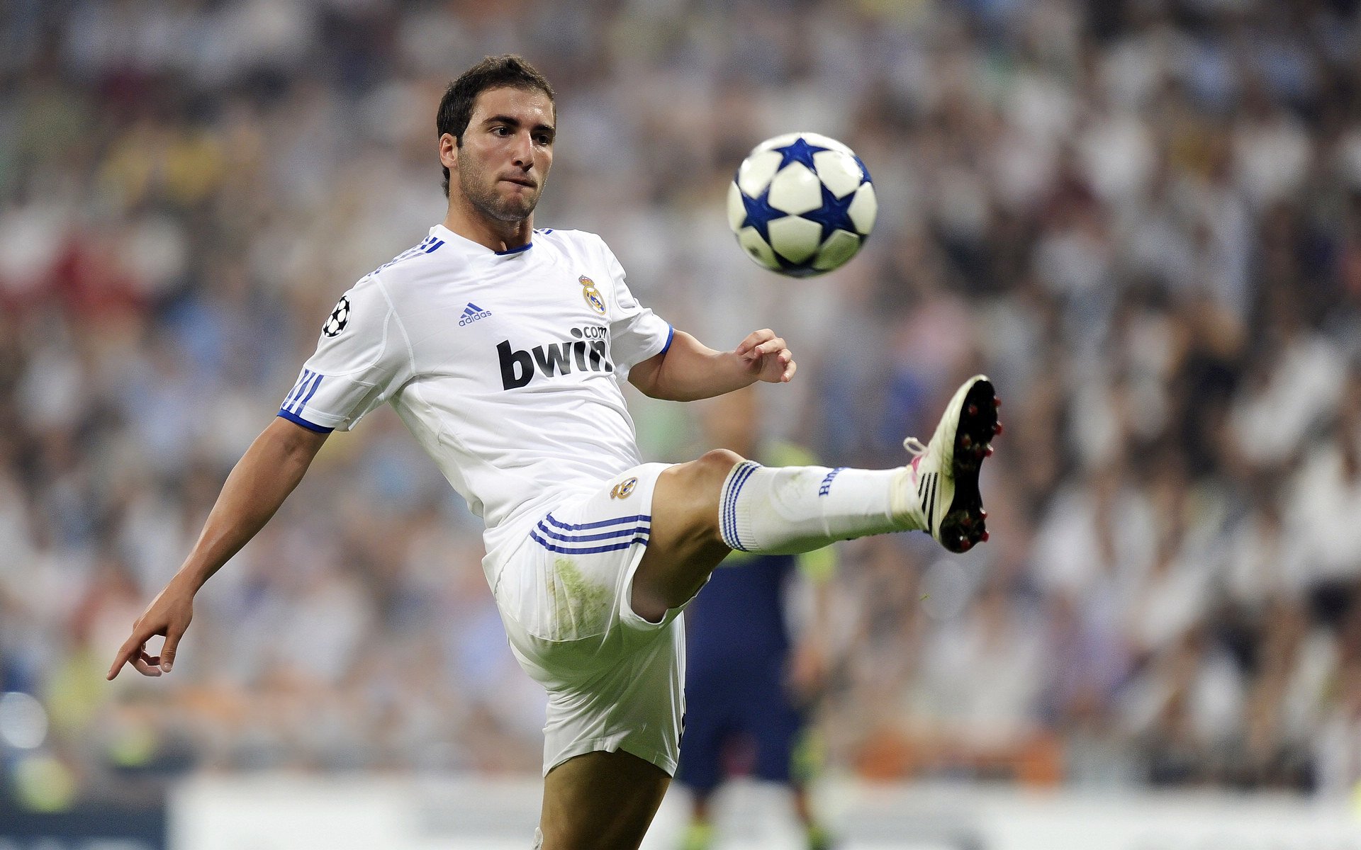 英超争冠白热化,曼城、阿森纳、利物浦上演终极对决